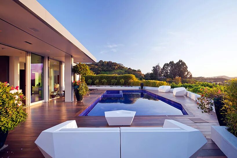 Pin by Carla Alvim on Living Room Luxury homes, Mansions for sale, Luxury real e