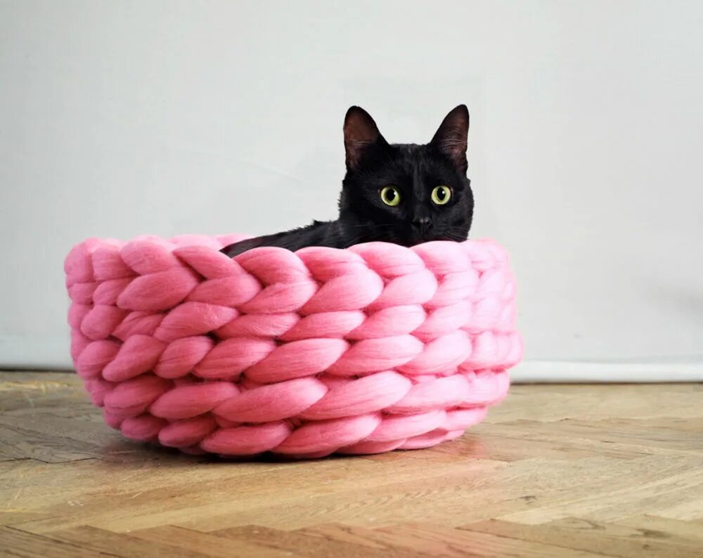 Лежанка для кошки из пряжи
