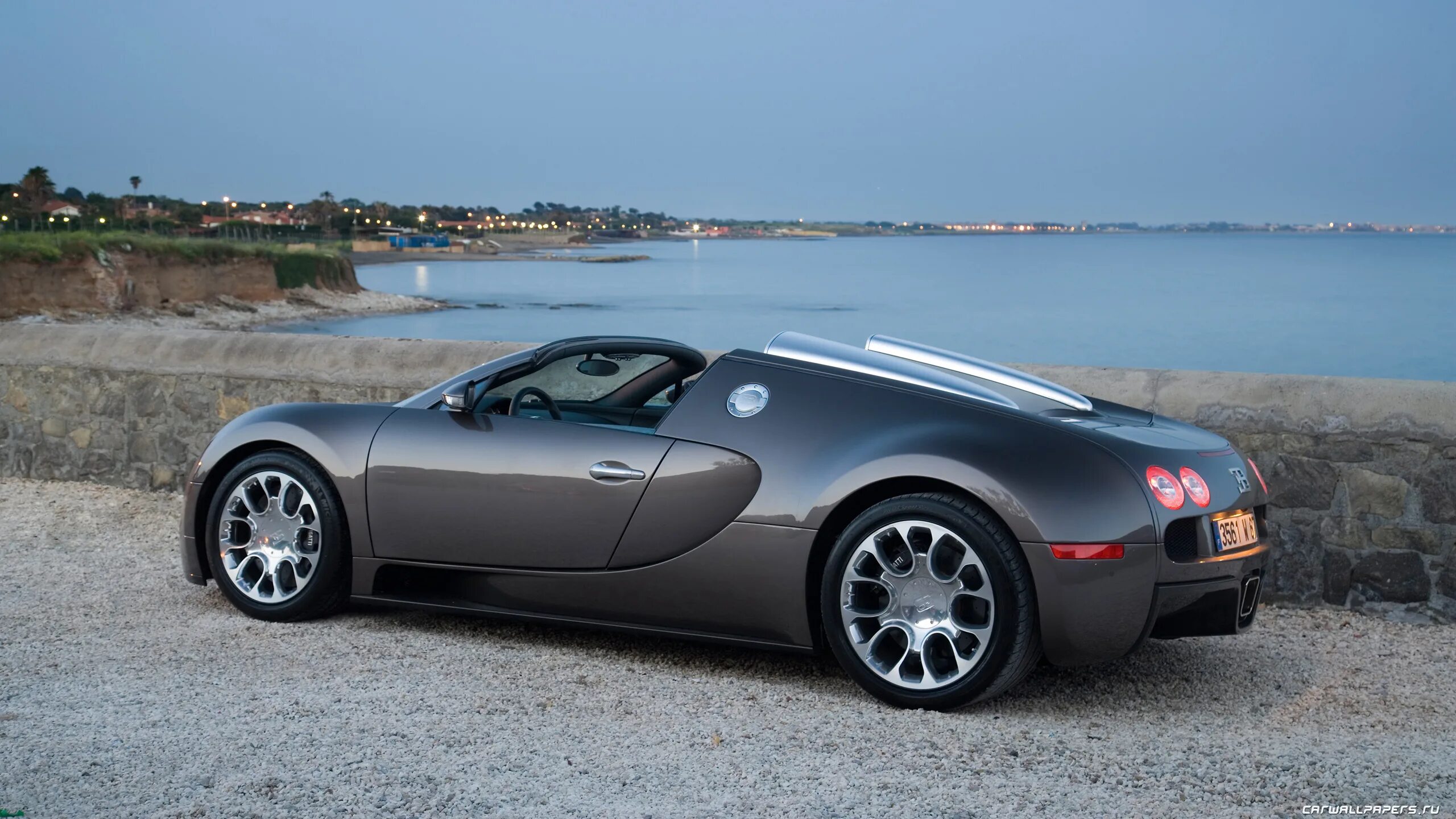 Bugatti veyron grand. Автомобиль Bugatti Veyron 16.4. Bugatti Veyron Grand Sport (2009). Бугатти Roadster Veyron. 2008 Bugatti Veyron 16.4 Grand Sport.