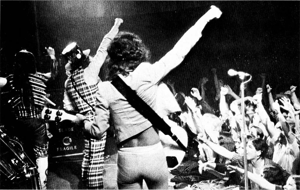 Slade 2025 live at the new victoria. Slade alive 1972. slade фото. slade на сцене. slade на сцене фото.