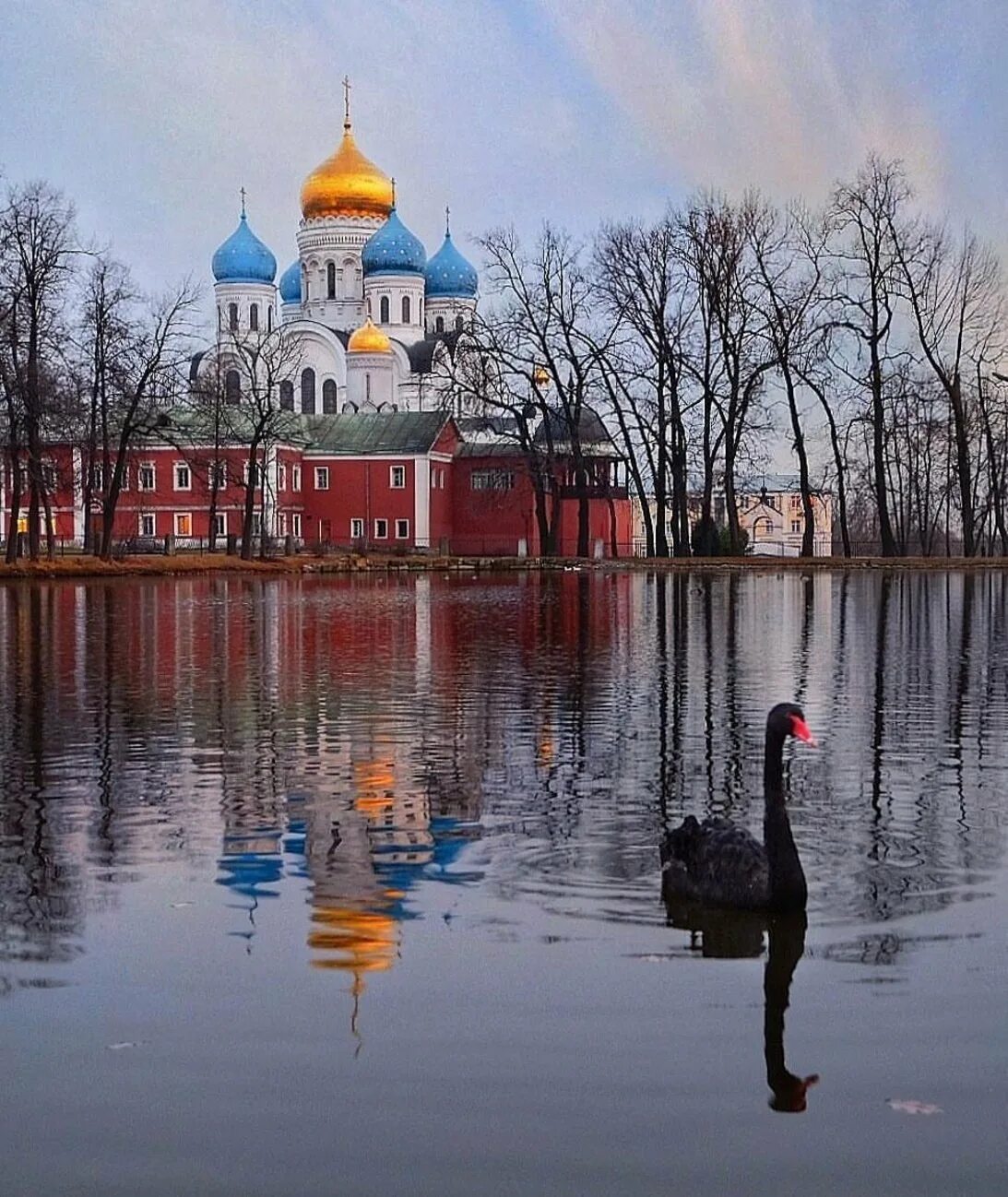 Свято угрешский монастырь. Дзержинский монастырь Николо Угрешский. Монастырь в Дзержинске Николо Угрешский. Дзержинский –Николо-Угрешский мужской монастырь. Угрешский монастырь в Дзержинском.