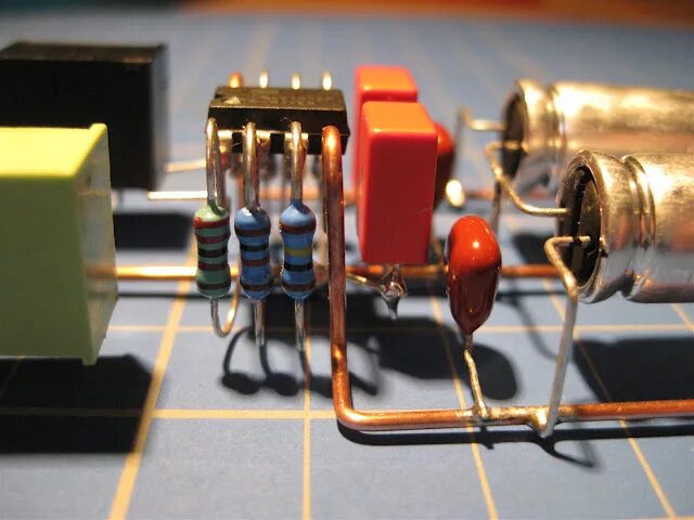 навесной монтаж радиокомпонентов. красивый навесной монтаж радиодеталей. навесной монтаж smd. плата для навесного монтажа радиодеталей. навесной монтаж радиоэлементов лампового усилителя.