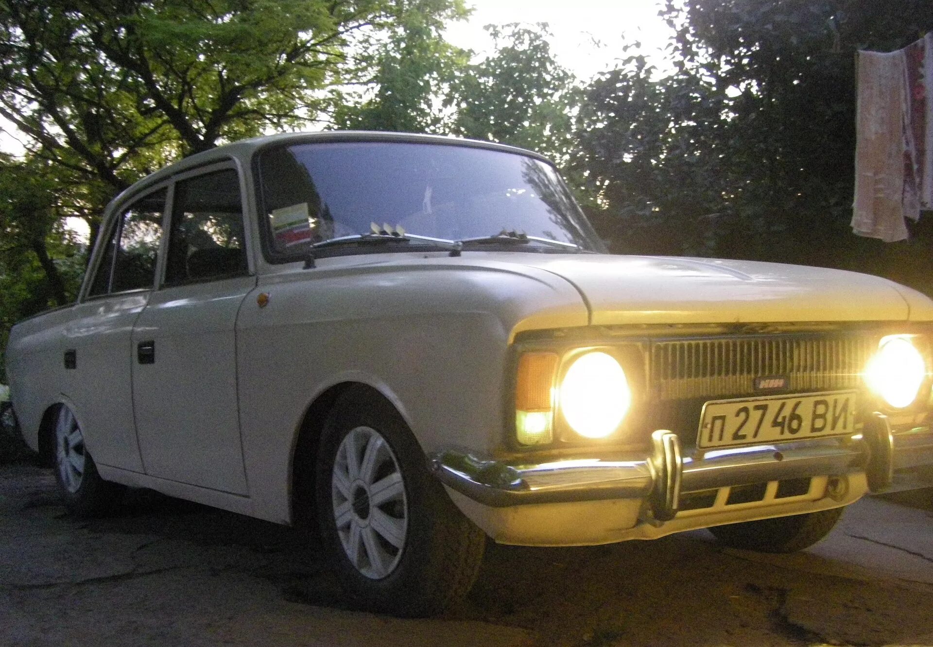 Иж 412 бежевый. Белая пуля белгород. Новая деревня ресторан белгород. Ресторан белая пуля новая деревня. Ресторан пивоварня донжон в новополоцке.