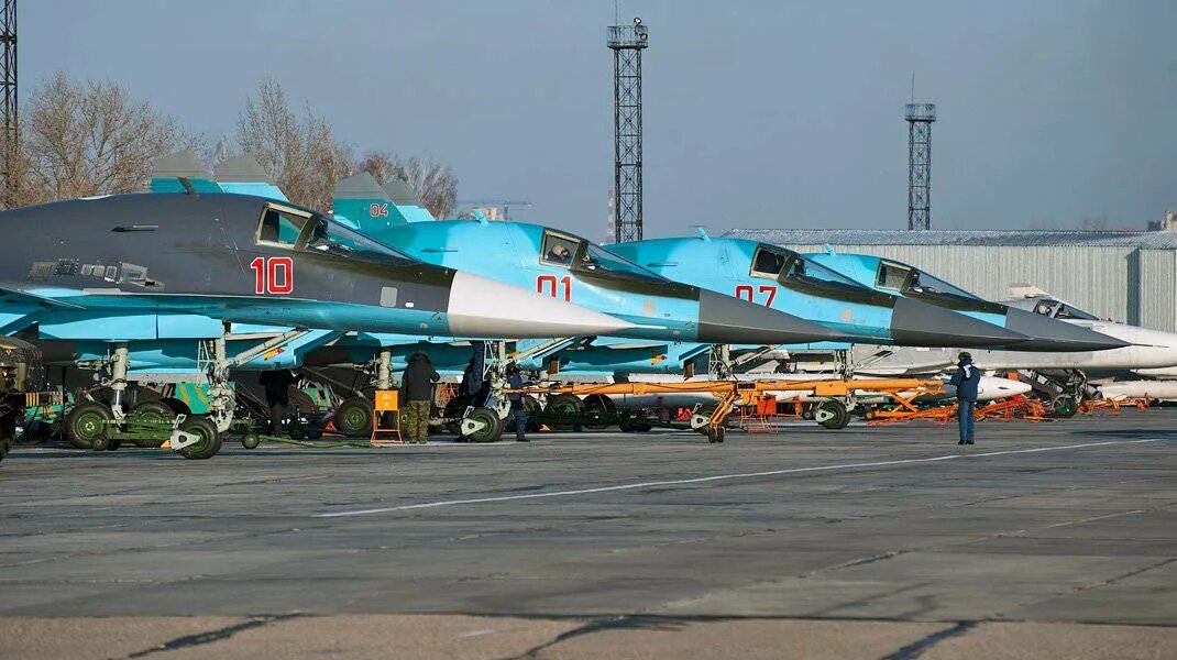 Су-34 хмеймим. Новая авиационная техника. Су-35 русский витязь истребитель. Новая авиационная техника. Су-35 русские витязи.