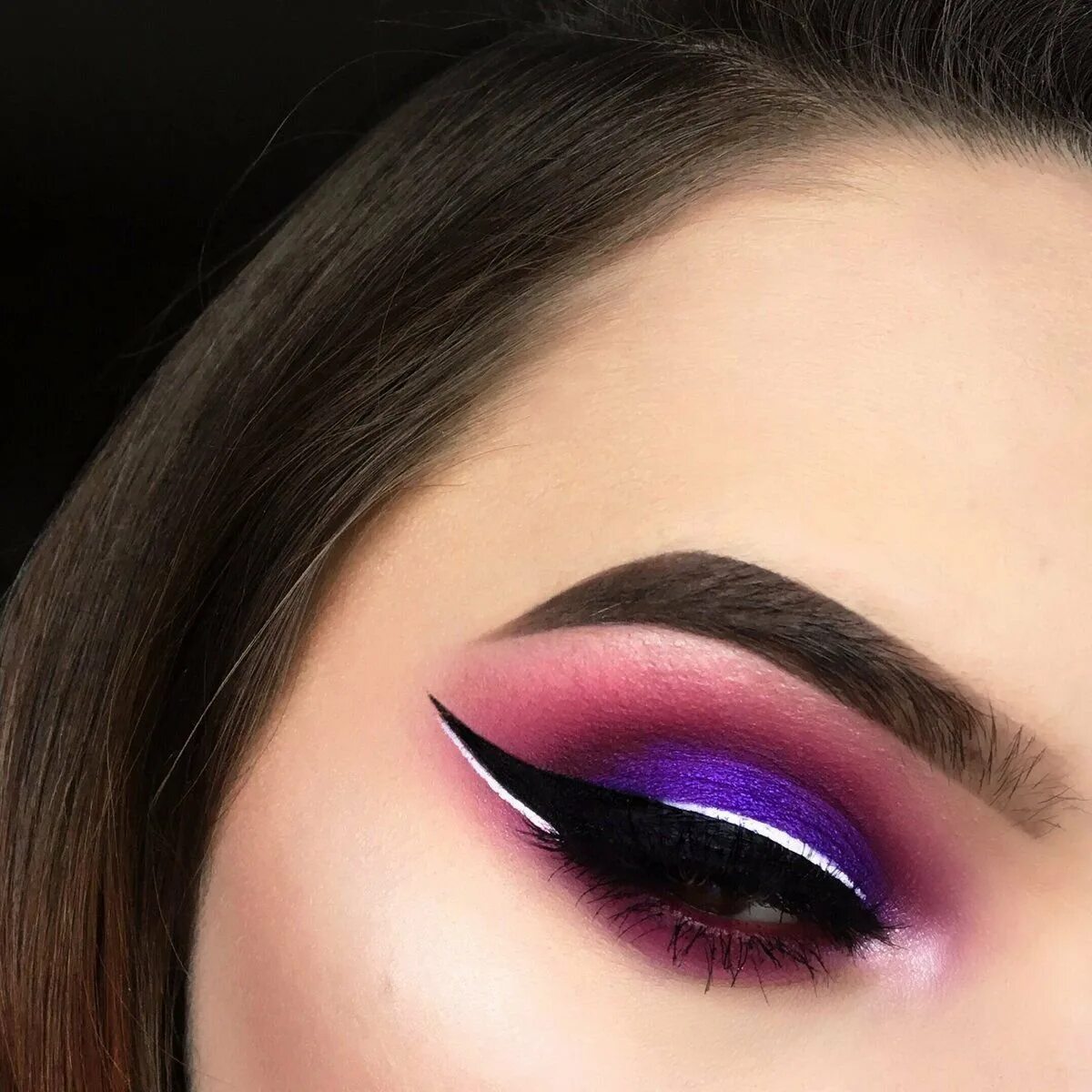 Красивыймакияж с стрелкамии. Красивые стрелки макияж. Красивый макияж глаз. Красивый макияж. Разноцветный макияж.