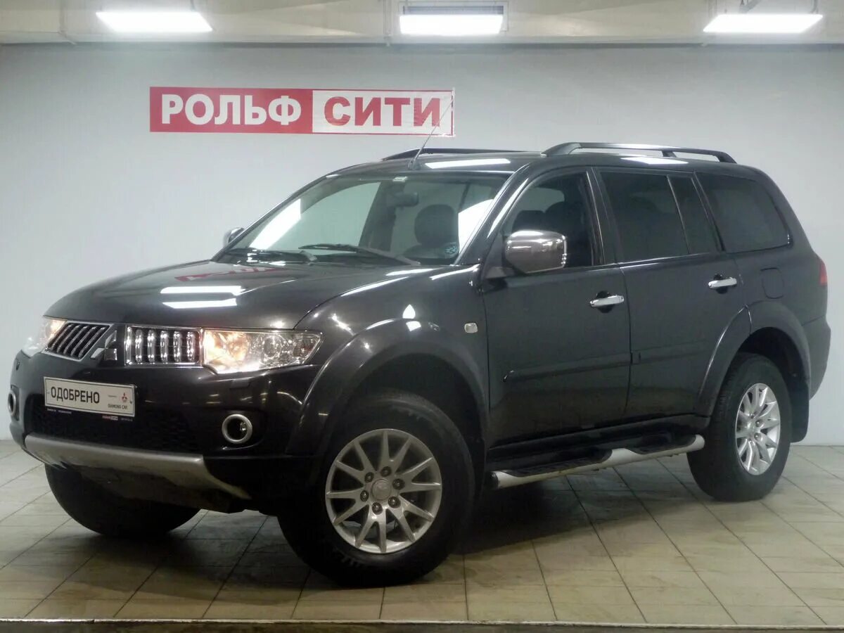 Pajero sport 2010. Mitsubishi Pajero Sport 2010 года. Митсубиси Паджеро спорт 2010 года. Pajero Sport 2 2010.