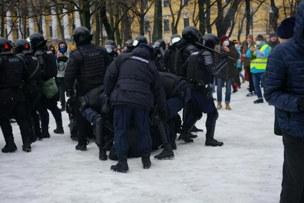 Нападение на спб. Митинг 23 января 2021 Санкт Петербург. Полиция ОМОН В Санкт Петербурге.