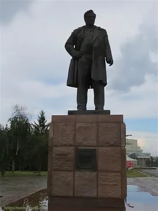 Памятники красноярска края. Памятникиастафьеву красноярск. памятник в п астафьеву в красноярске. памятники красноярского края астафьев.