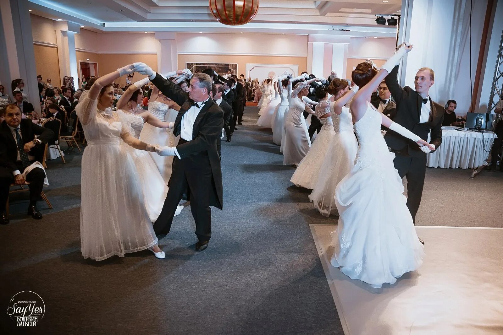 Благотворительный батл. Благотворительный бал череповец 2023. Бал дебютантов спб 2023. Благотворительный бал бишкек. Благотворительный бал череповец 2023.