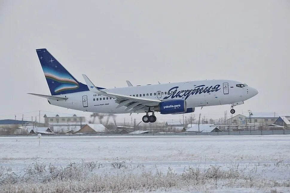 Boeing 737-700 Якутия. Боинг 737 700 Якутия. Самолет Боинг 737 авиакомпания Якутия. Боинг 737 300 Якутия. Сайт якутских авиалиний