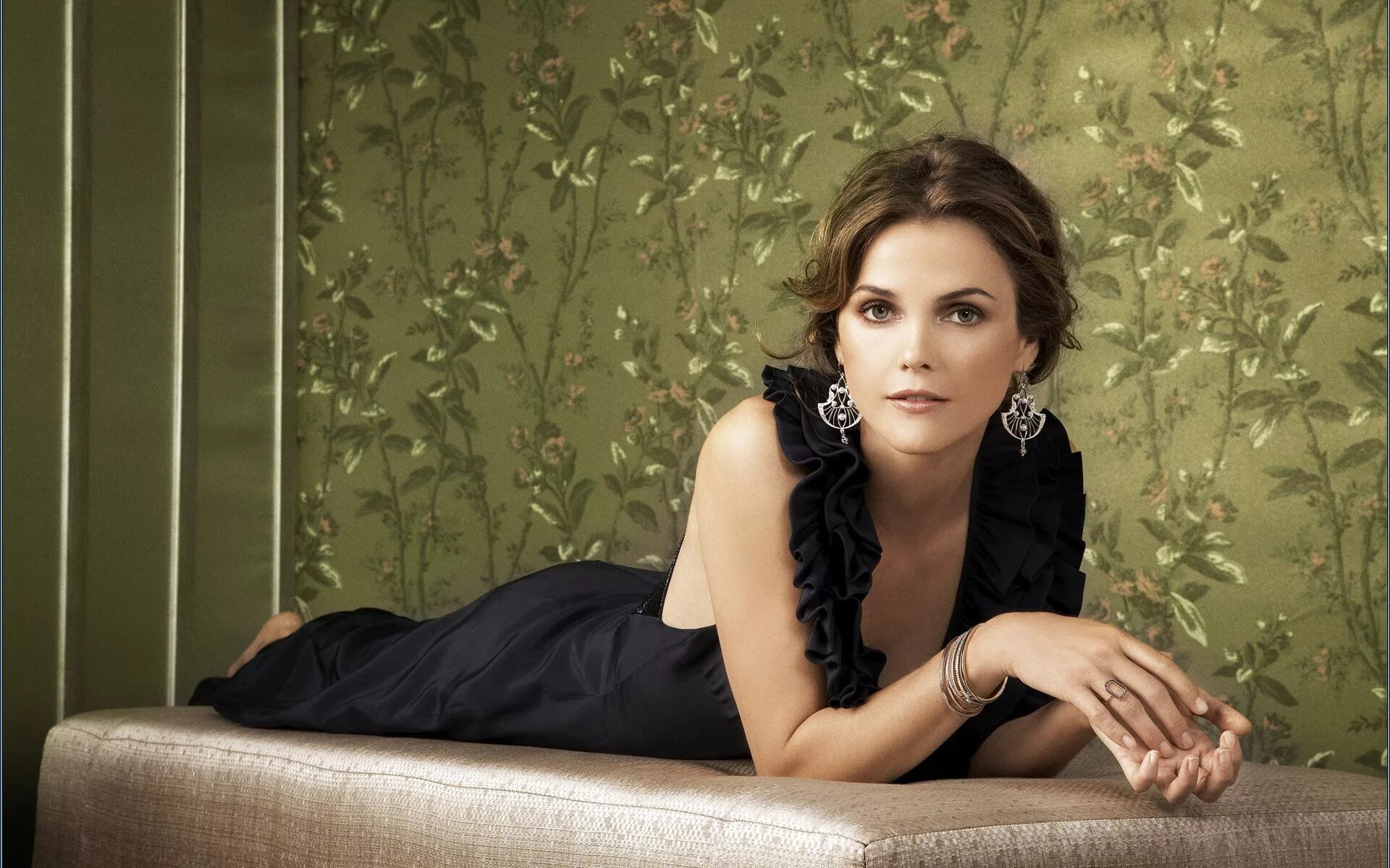 интеллигентная девушка