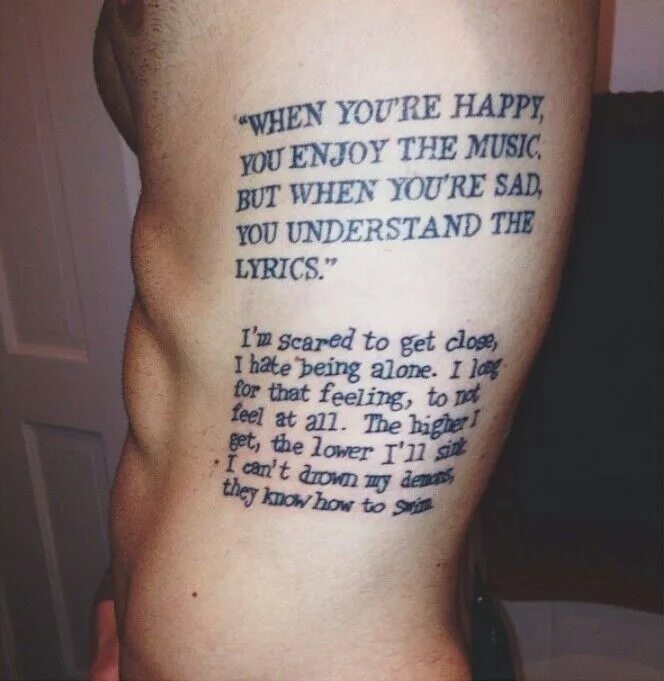 тату цитаты мужские. набить тату текст. татуировка в виде текста. тату молитва на руке мужские. тату длинный текст.