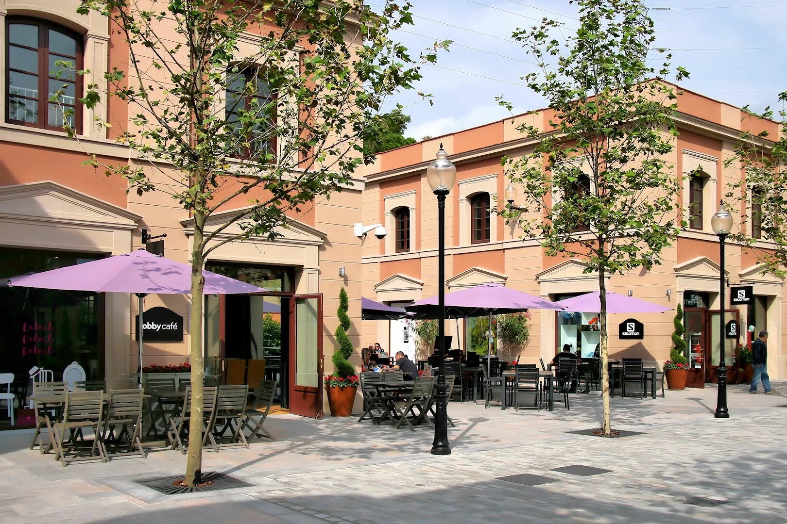 Roca village. Ла рока Виладж Барселона. Outlet в Испании Roca Village. Аутлет в Барселоне. La Roca Village Outlet Barcelona фото.