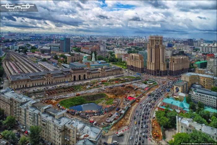 Павелецкий центр москва. Павелецкая плаза площадь. подземный торговый центр на павелецкой площади. павелецкая плаза торговый центр. павелецкая плаза сквер.