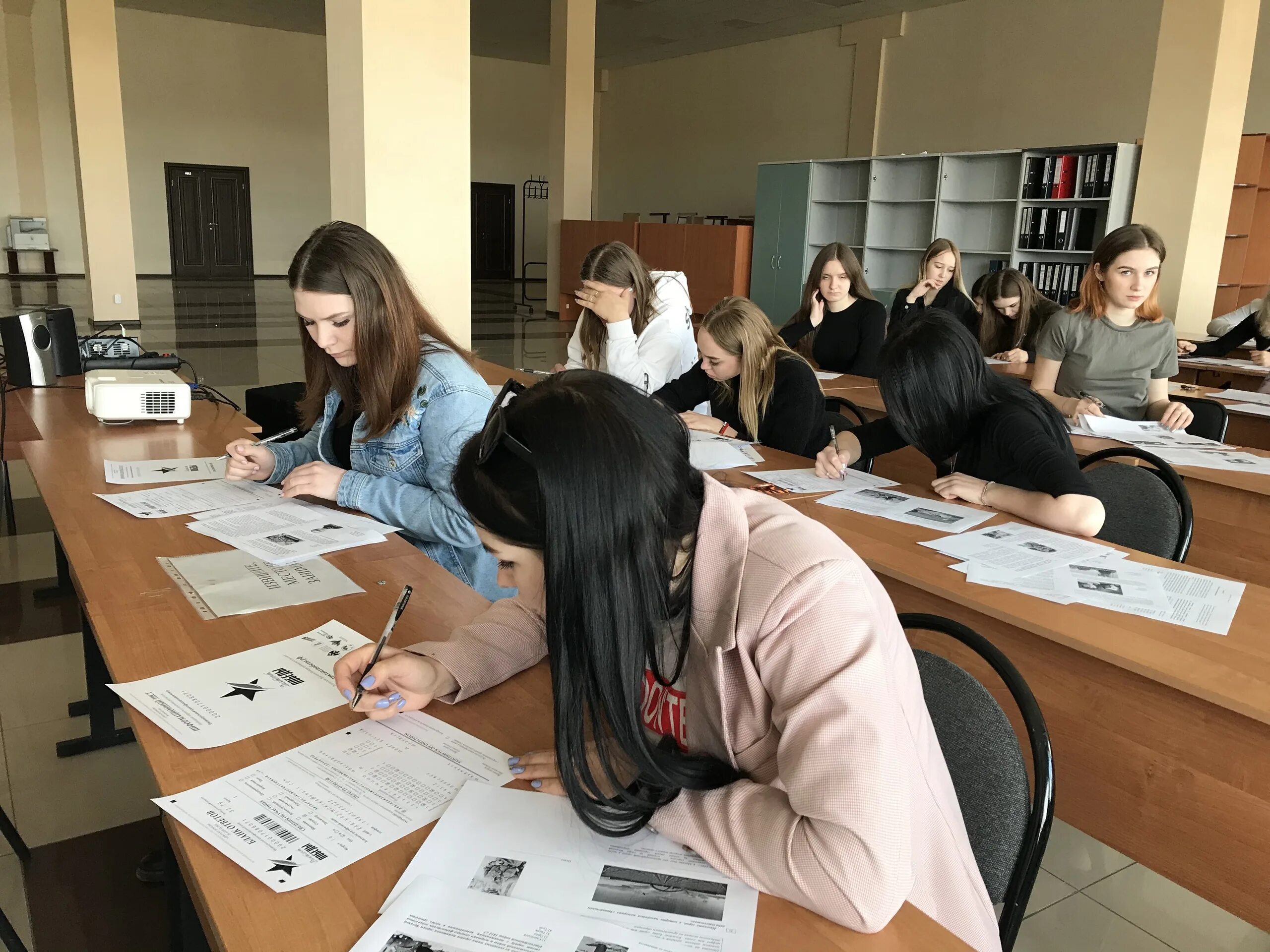Колледжи и техникумы брянска