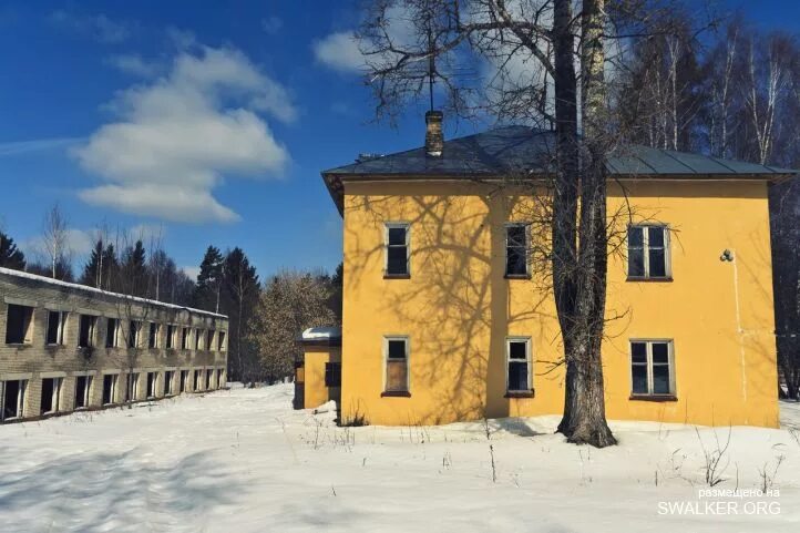 Пионерский лагерь ясная горка город верея. Лагерь верея. Заброшенный пионерский лагерь «ясная горка». Пионерский лагерь зеленая горка верея. Г.