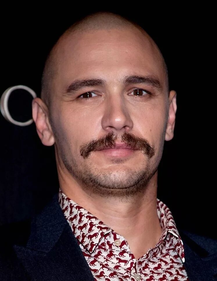 Актер с усами. James Franco усы.