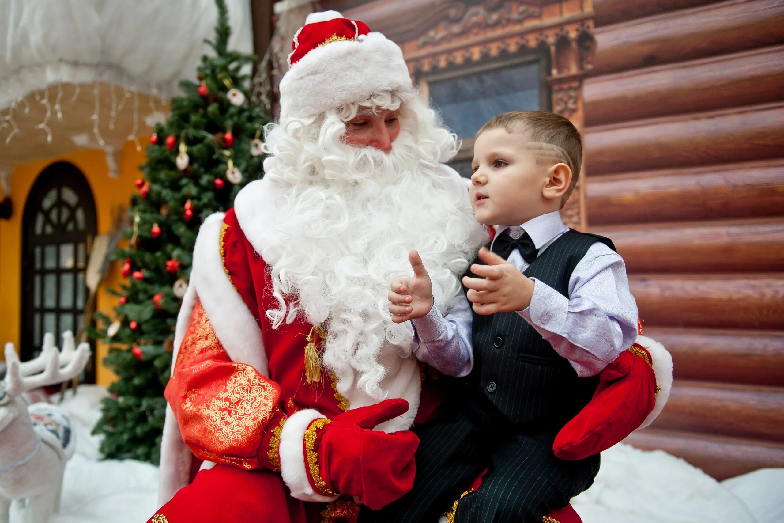Дед Мороз. Дед Мороз и мальчик. Фотосессия с дедом Морозом. Дед Мороз для детей. Колена новый год