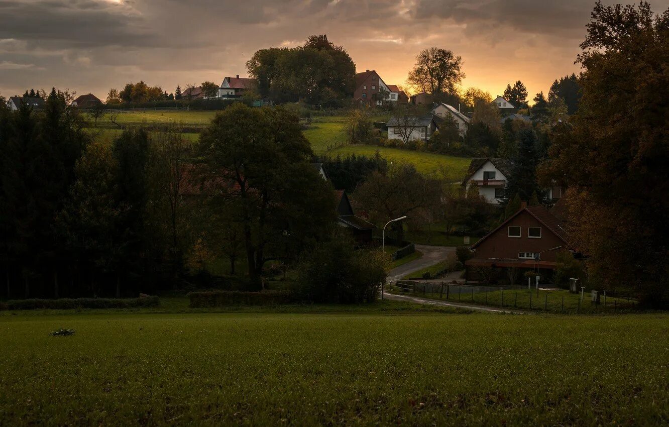 Full village. Природа деревня. Сельский пейзаж. Пейзаж с домом. Красивая деревня.