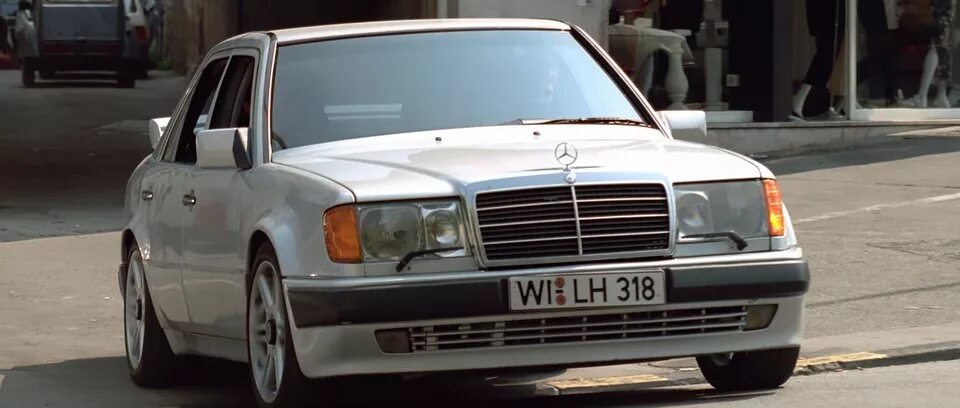 Включи такси 1 2. Mercedes Benz w124 e500. Мерседес w124 такси 1. Mercedes Benz e500 w124 Taxi. 1. Mercedes e500 w124 волчок такси 1.