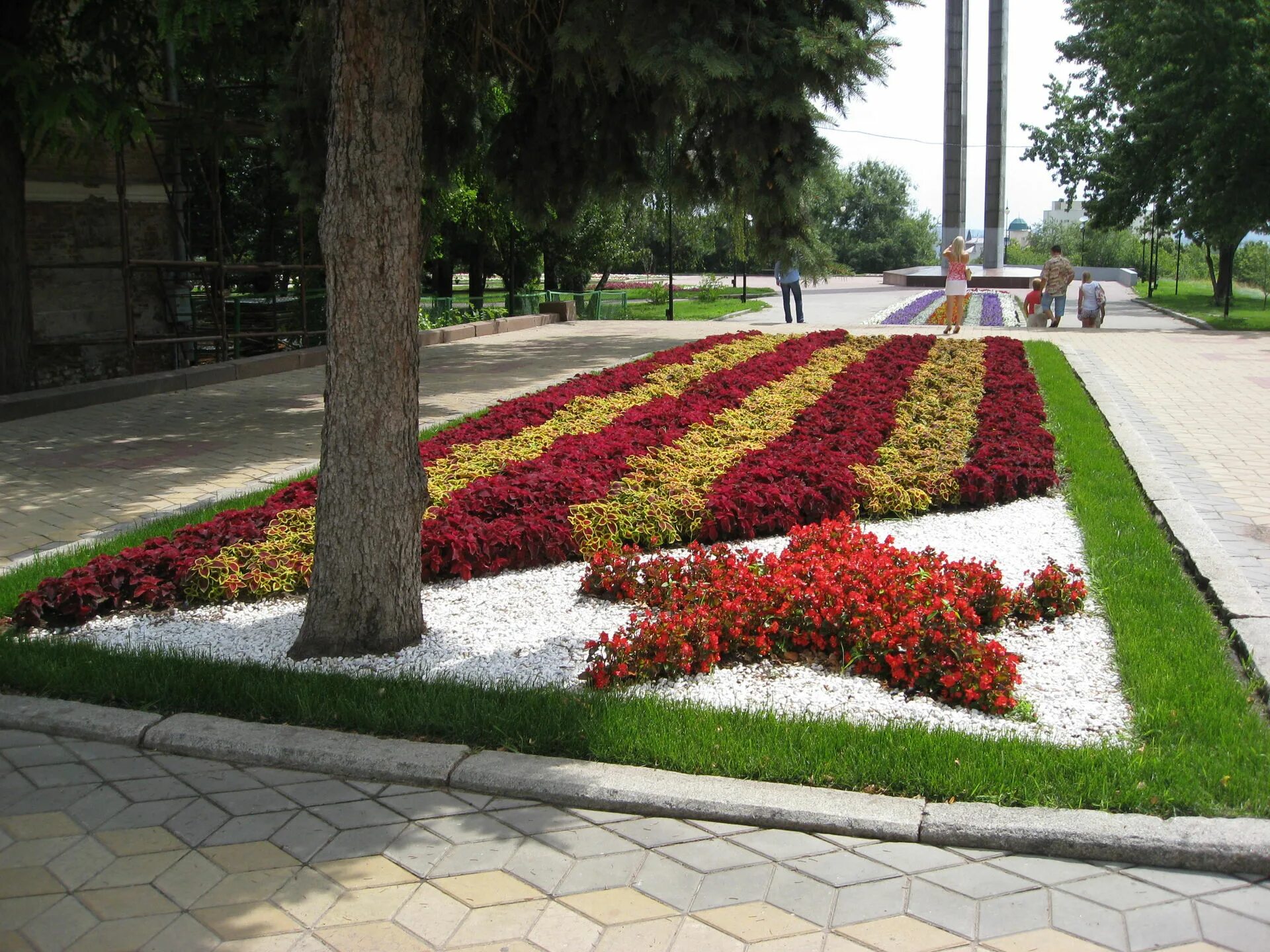 Прямоугольная клумба