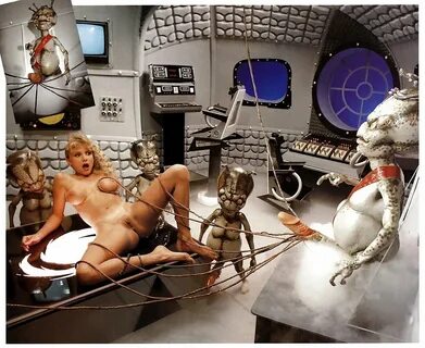 Фото Девушки В Квартире Голышом Нло 