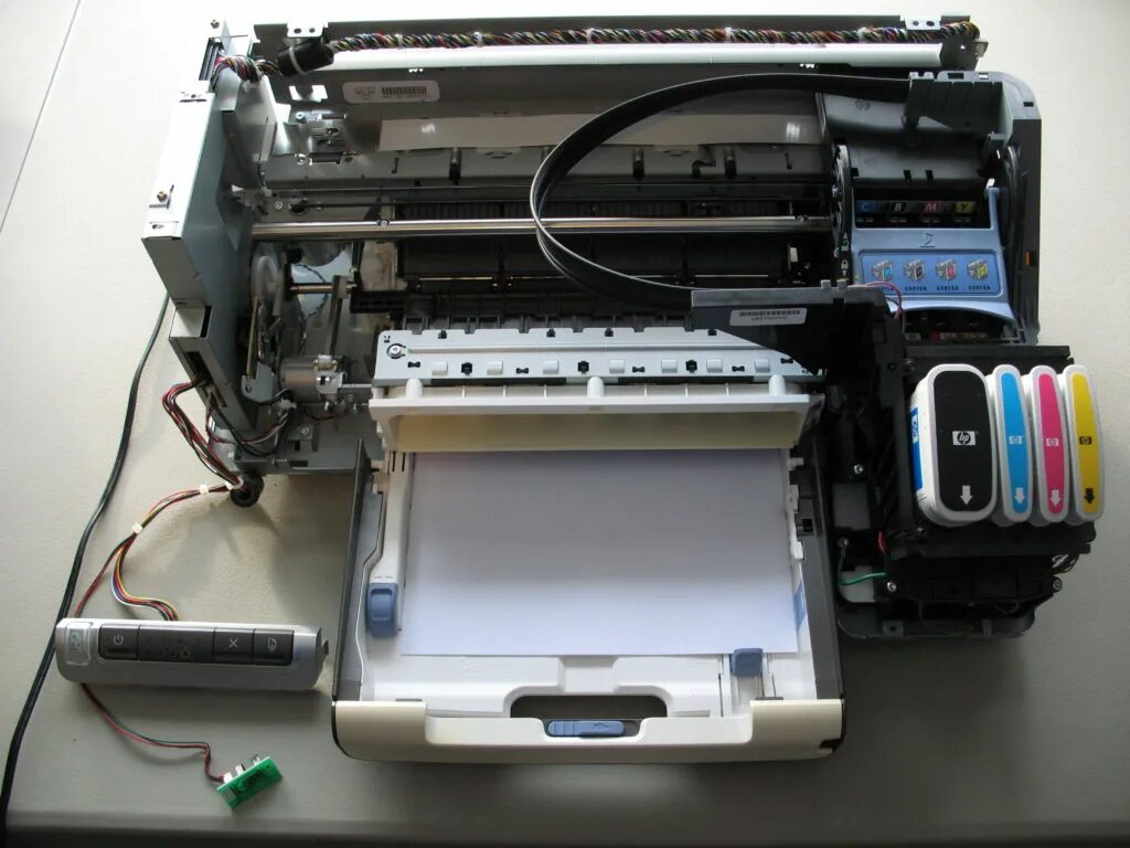 Работа принтера. Hp inkjet 1200. лазерный принтер эпсон внутри. разобранный принтер. починка принтера.