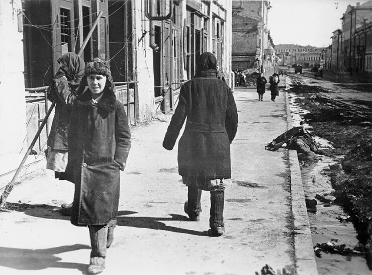 оккупация харьковской. оккупация харьковской. харьков в оккупации 1941-1943. оккупация харьковской. немцы в харькове 1943.