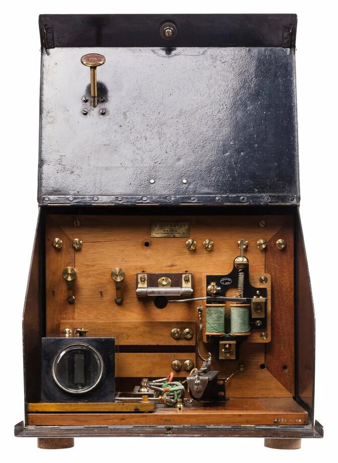 Первый радиоприёмник а с попова 1895 г. Радиоприемник конструкция. Первый радиоприемник попова схема. Система радиоприемника. Портативная акустика yamaha tsx-70.