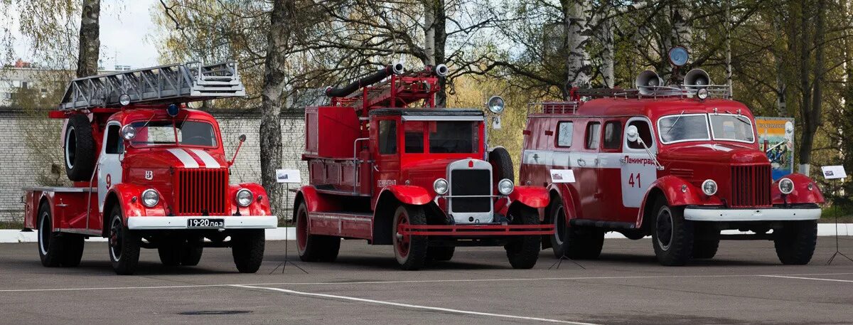 Группы пожарных автомобилей. Пожарная техника. Советские пожарные машины. Старая пожарная техника. Автомобили пожарной охраны СССР.