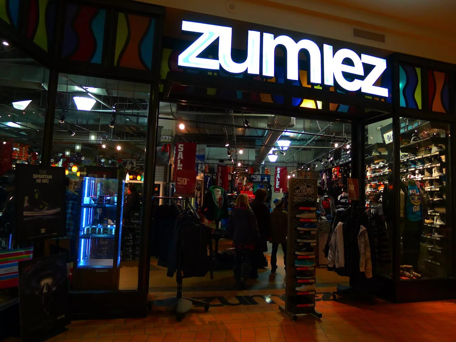 One look place. Zumiez. Zumiez logo. Zumiez глаза одежда.