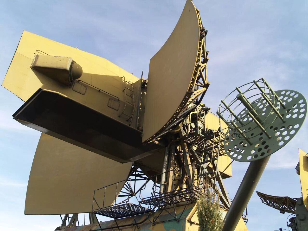 Radar antenna