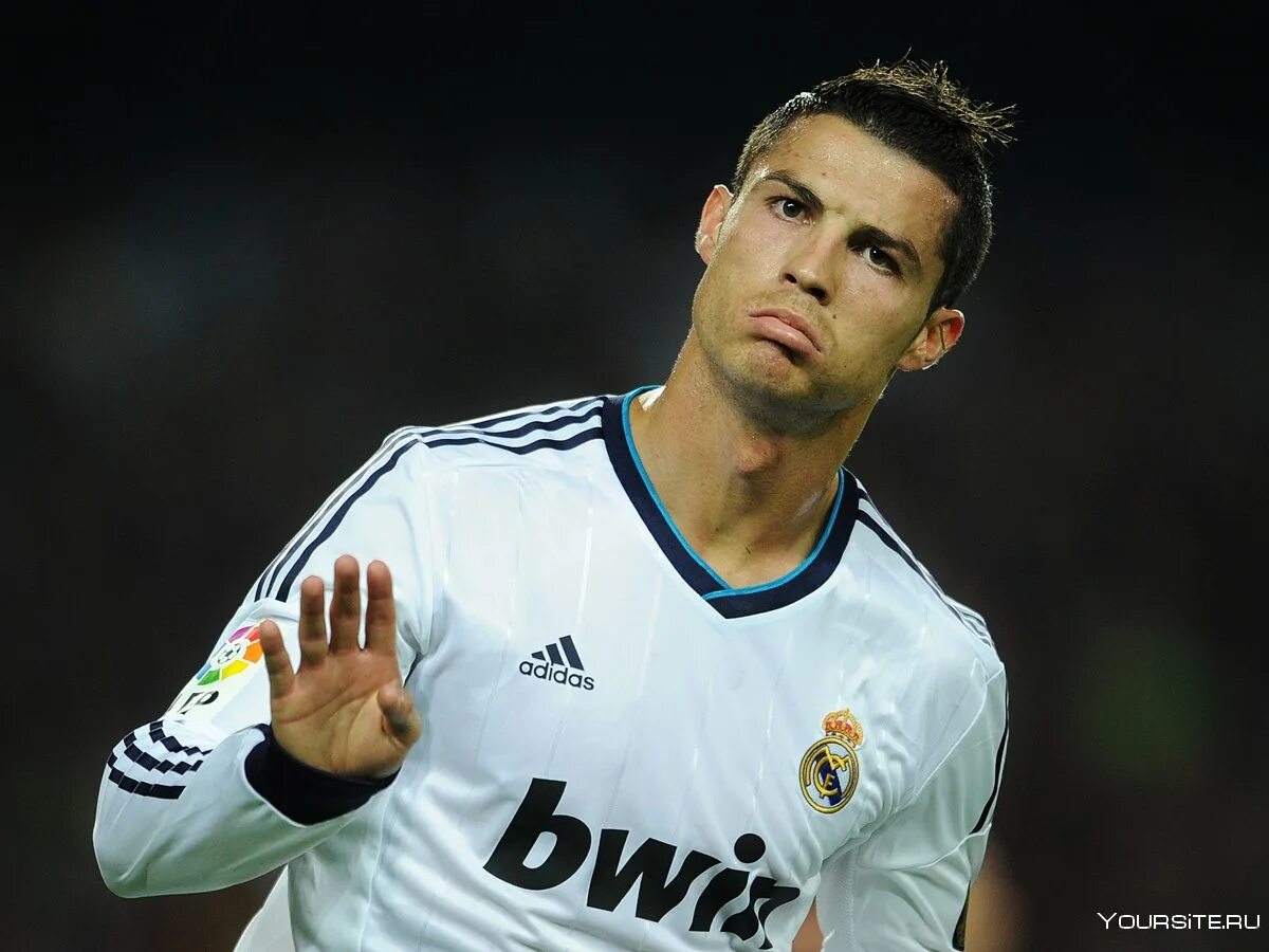 Ronaldo vk. Криштиану Роналду. Рональдо Криштиану Роналду. Роналдо Реал Мадрид. Кристиано Роналдо футболист.