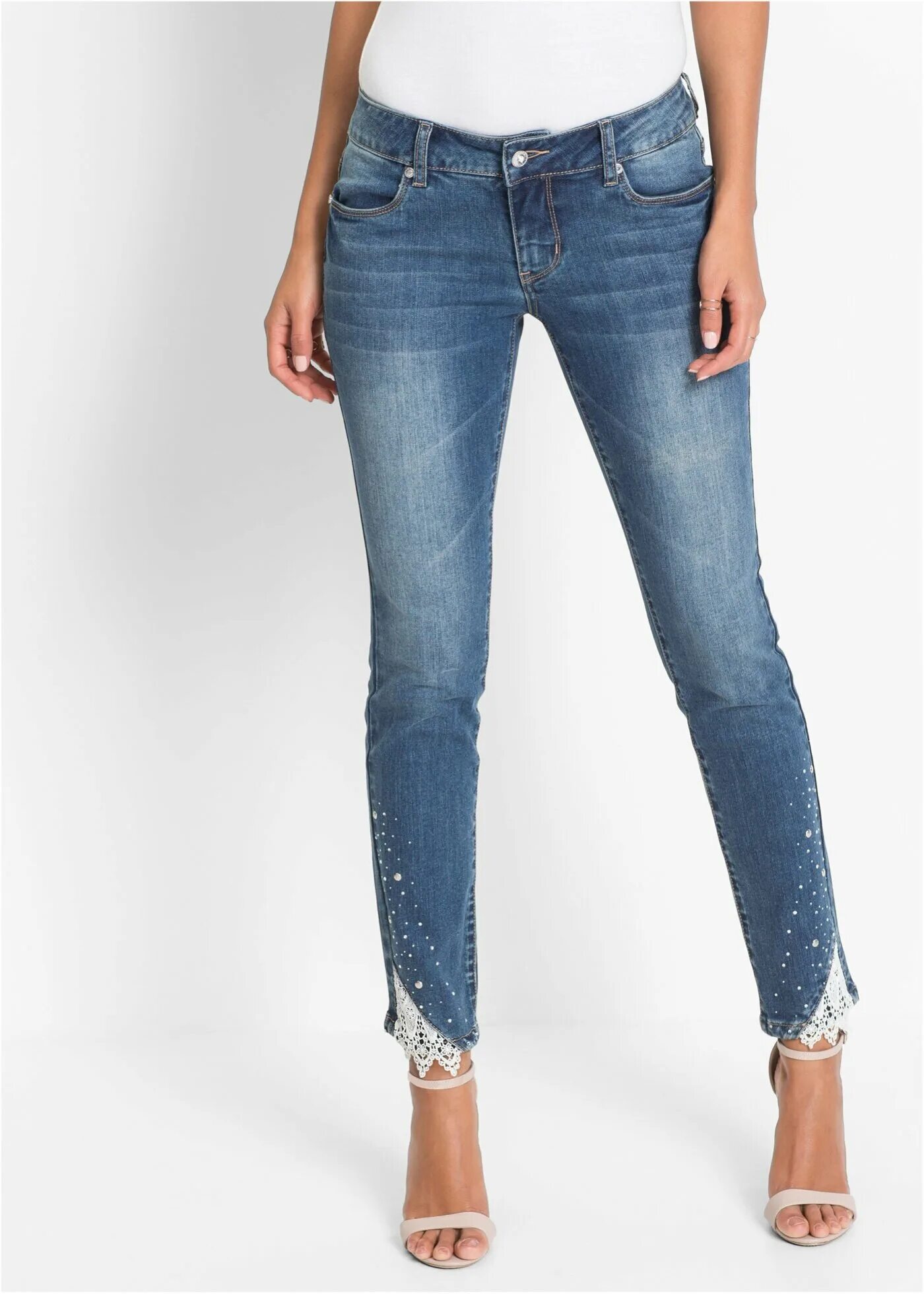 Джинсы 2024 женские купить. Красивые джинсы. Красивые женские джинсы. Модные джинсы. Стильные джинсы женские.