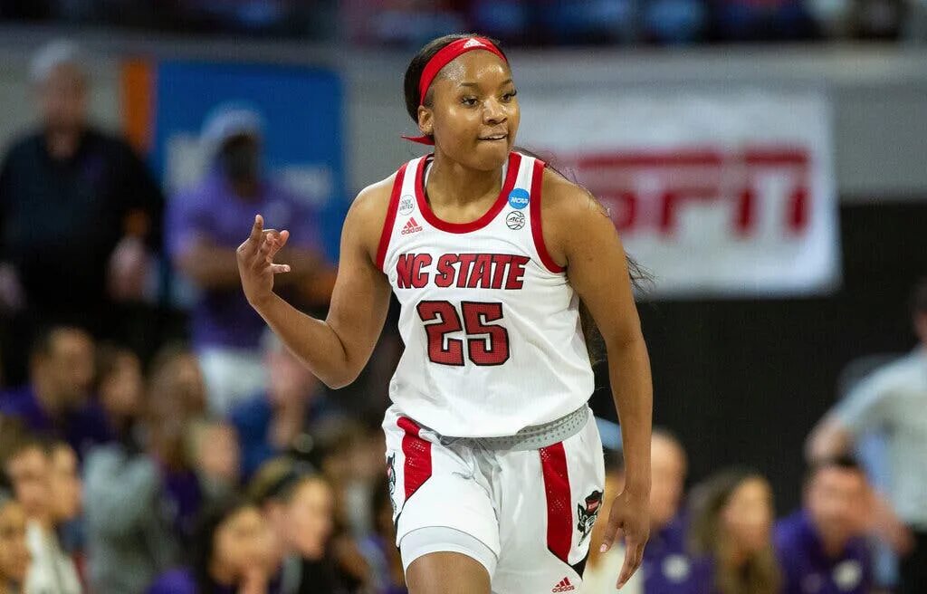 Iowa basketball. Ncaa women. Ncaa women. Кайл джонс и 91-летняя марджори. Ncaa women.