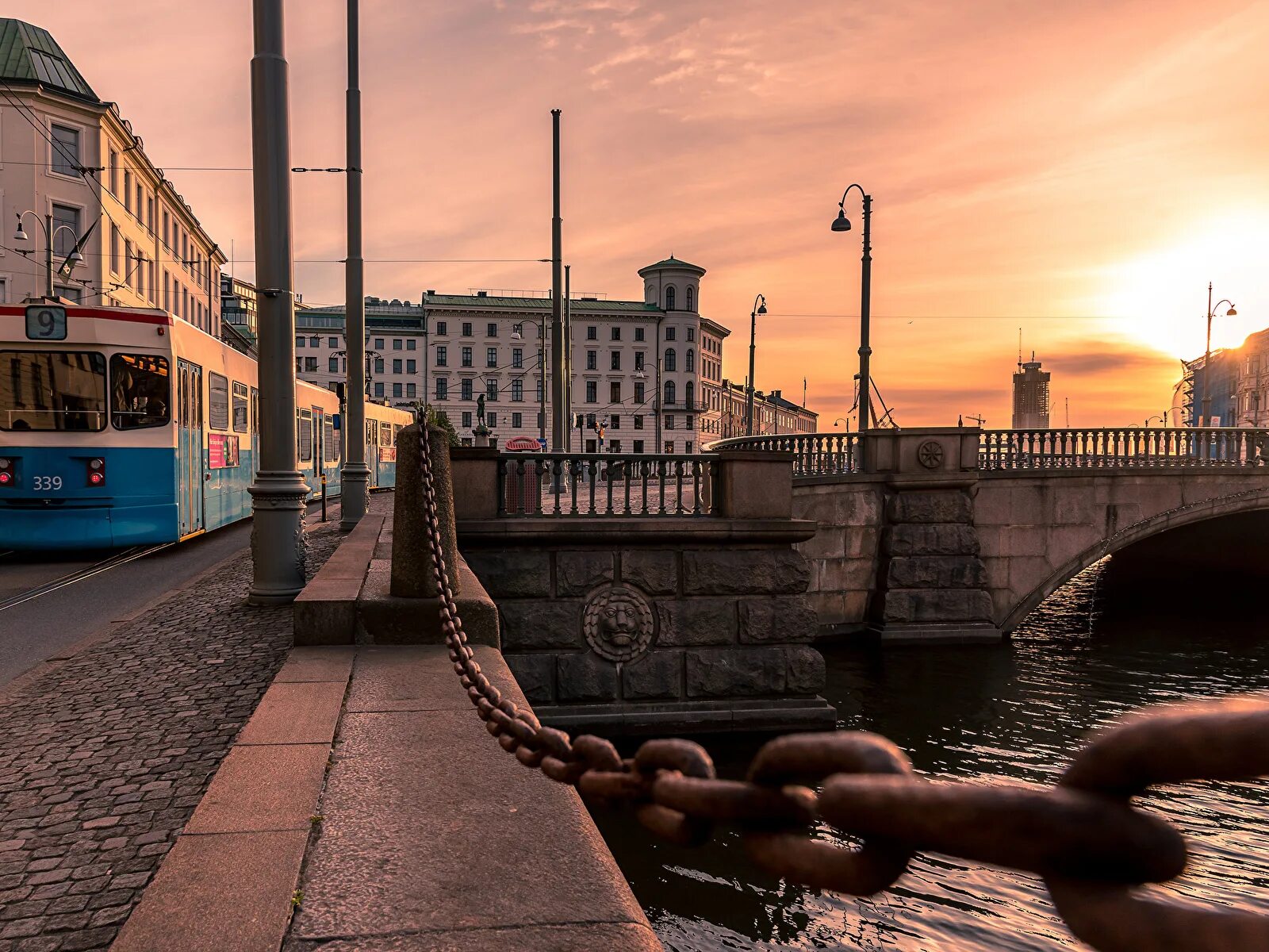Chain river. Река хунгари. Цепной мост будапешт. Chain river. Chain of rocks bridge.