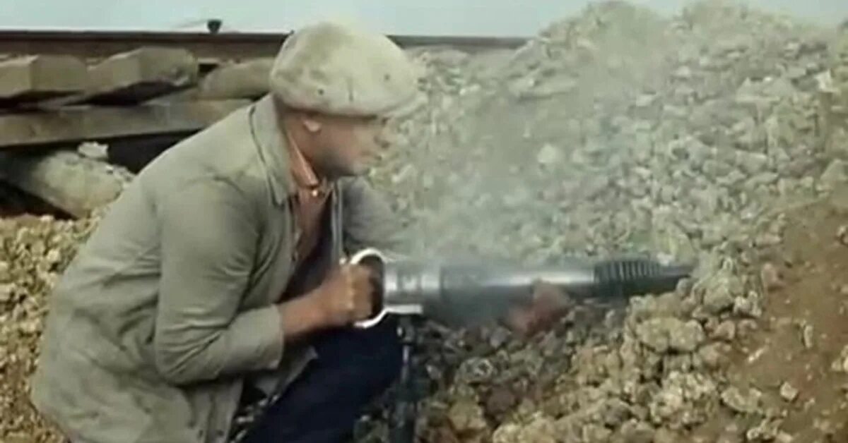 Советский снайпер второй мировой. Снайпер второй мировой войны. Вот пуля просвистела ноты для аккордеона. Вот пуля. Ахат абдулхакович ахметьянов.