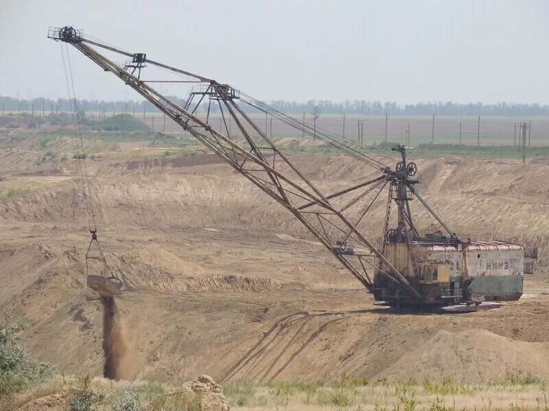 Шагающий экскаватор эш 10/70. 100. Шагающий экскаватор эш 10/70. Экскаватор эш 10. Эш 10/70.