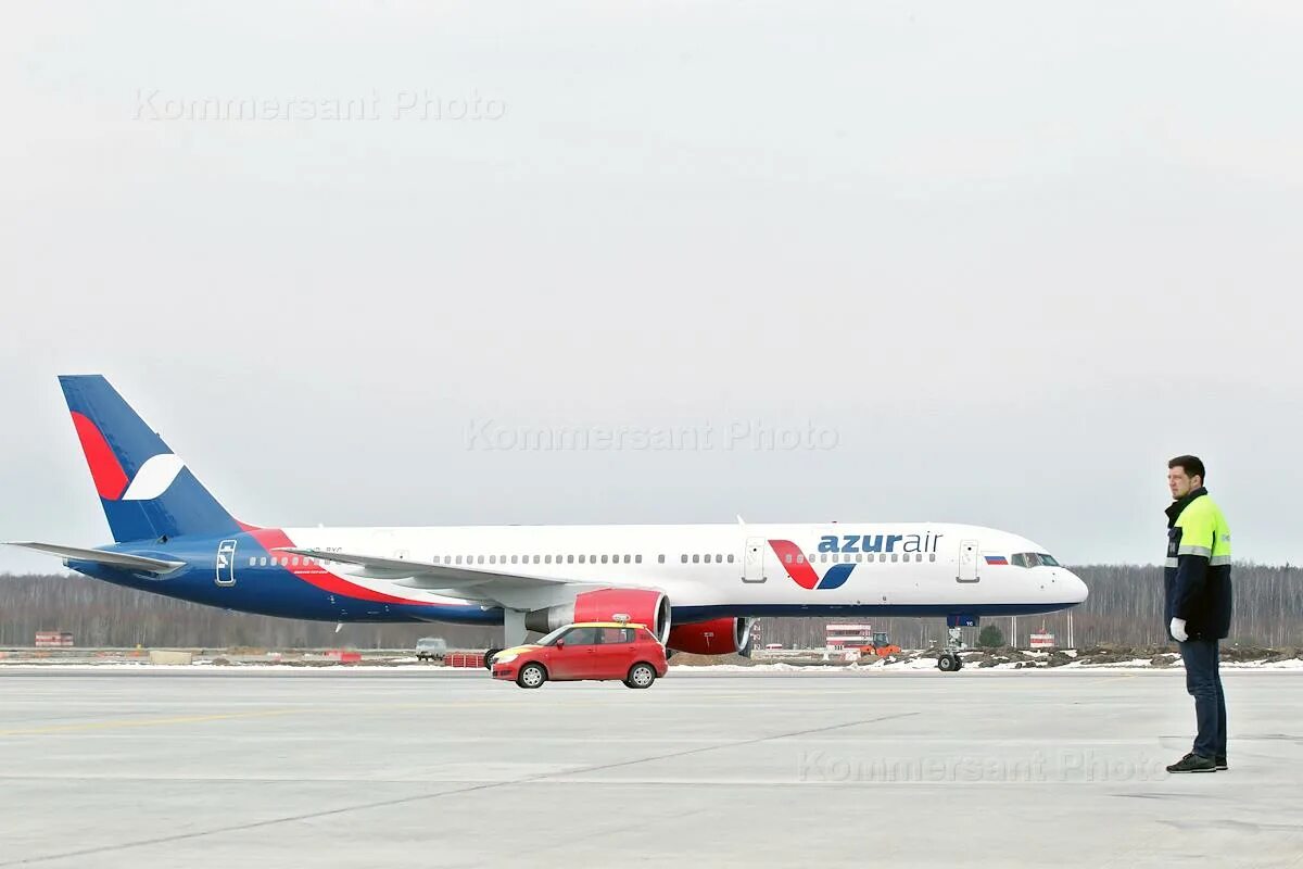 Azur air красноярск. Азур эйр город. Азур екатеринбург. Азур екатеринбург. Самолет азур.
