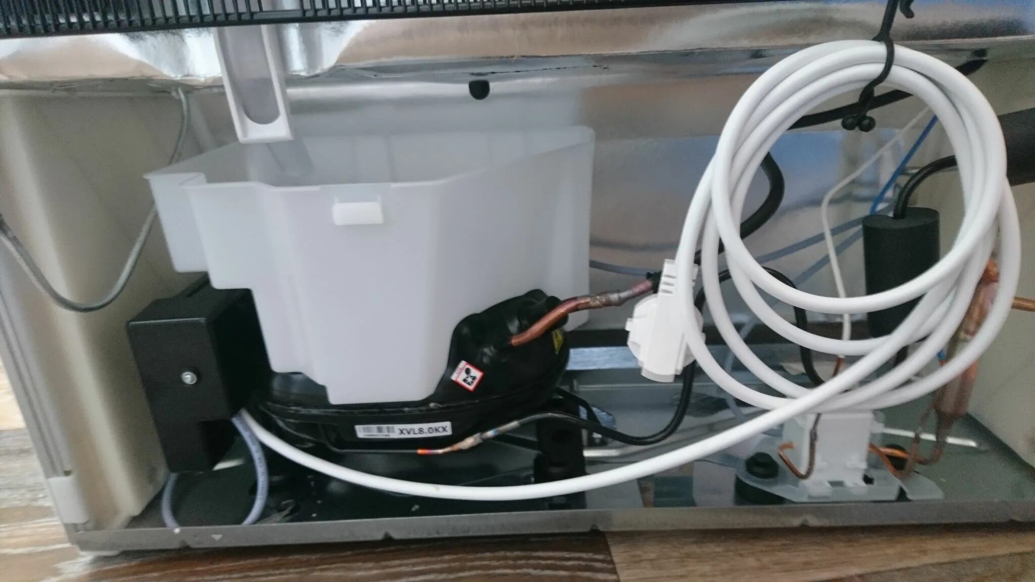 Bosch холодильник kir41af20r задняя стенка. Холодильник bosch kgs39z45. Холодильник бош задняя стенка. Холодильник бош задняя стенка. Bosch kge39a 33r.