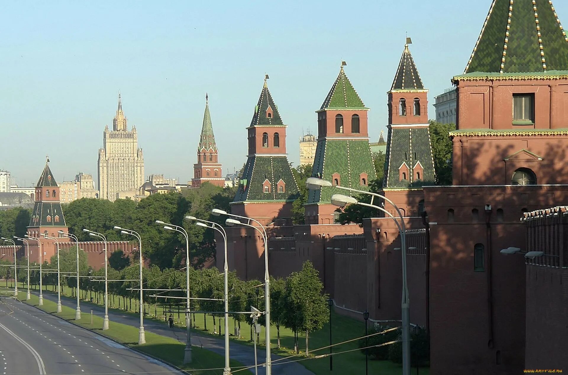 Башни Кремля Москвы. Московский Кремль башни Московского Кремля. Стены Московского Кремля 20 башен. Стены Московского Кремля (20 башен), 1516. Подскажи московское