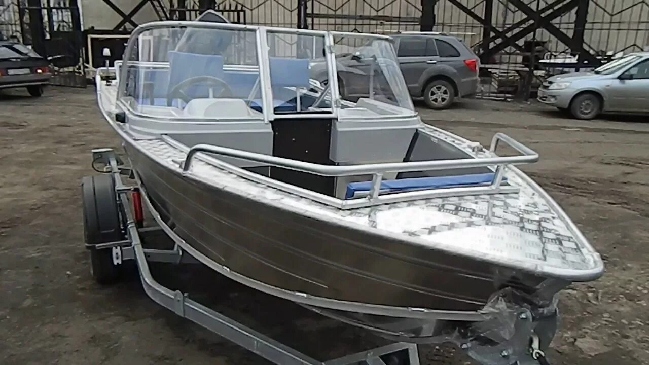 Волжанка 51 bowrider. Лодка алюминиевая вельбот 37. Алюминиевые лодки в волгограде. Лодка вельбот 37. Волжанка 51 боурайдер.