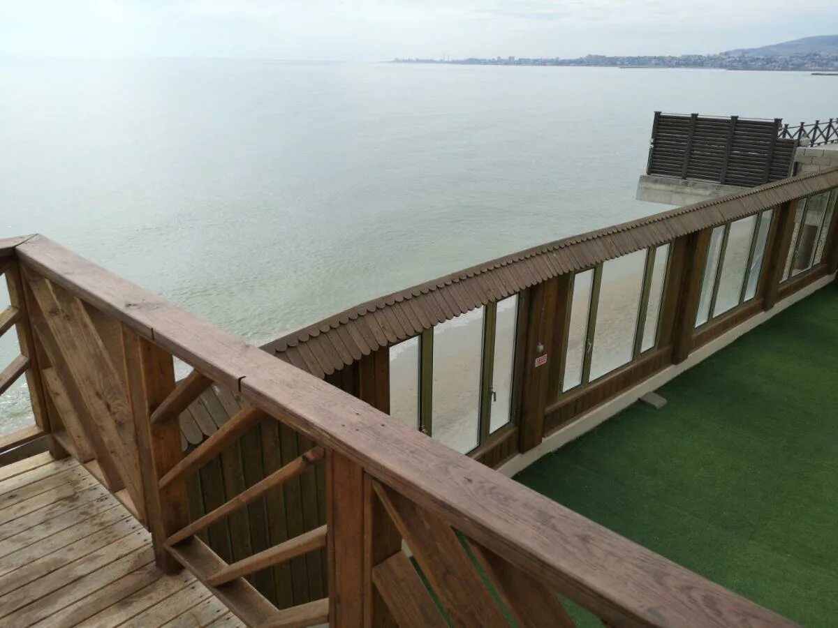 Золотой песок дагестан гостевой дом. Золотые пески махачкала база отдыха. Гостевой дом золотой песок махачкала. Золотые пески андреевка дагестан. Отель золотой песок махачкала.