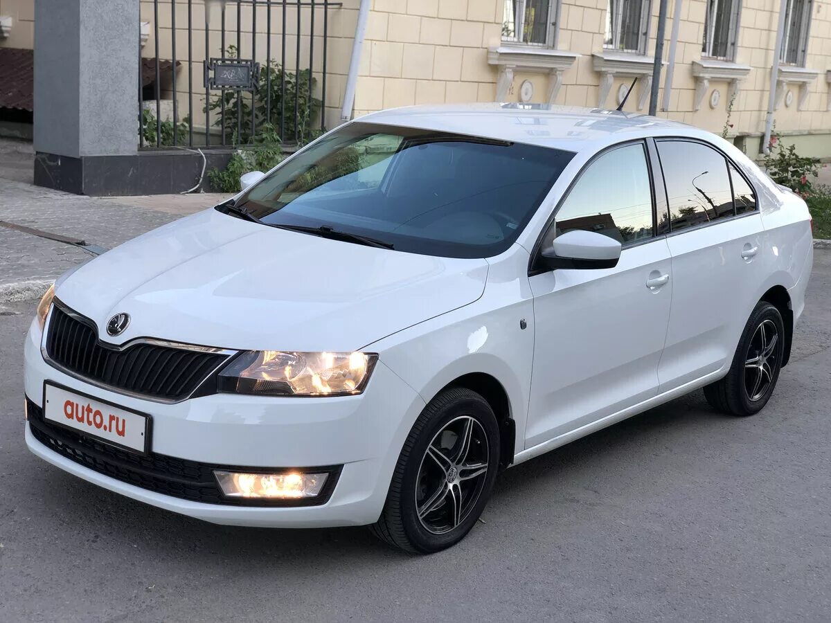 Шкода рапид 2014 купить. Skoda Rapid 2014. Шкода Рапид 2014 белая. Шкода Рапид i 2014. Шкода Рапид 19.