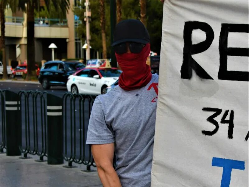 Strawberry clock фандом. Clockwork птица. Clock crew. Готический мужская футболка из сетки. Clock crew.