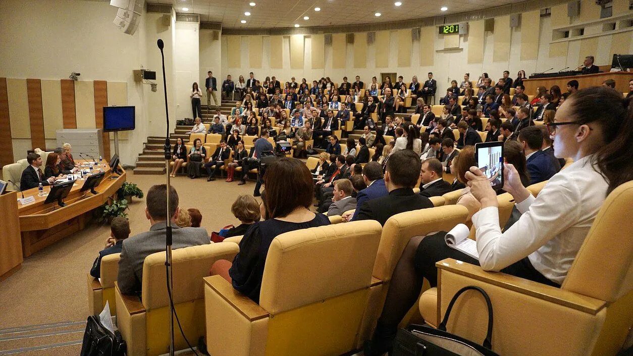 Студенты в политике. Дума молодежь. Молодые депутаты. Дума молодежь. Молодежь и молодежная политика.