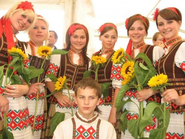 Культура народов белоруссии. Белорусы народ. Беларусь люди. Особенности белорусского народа. Белорусский национальный костюм.