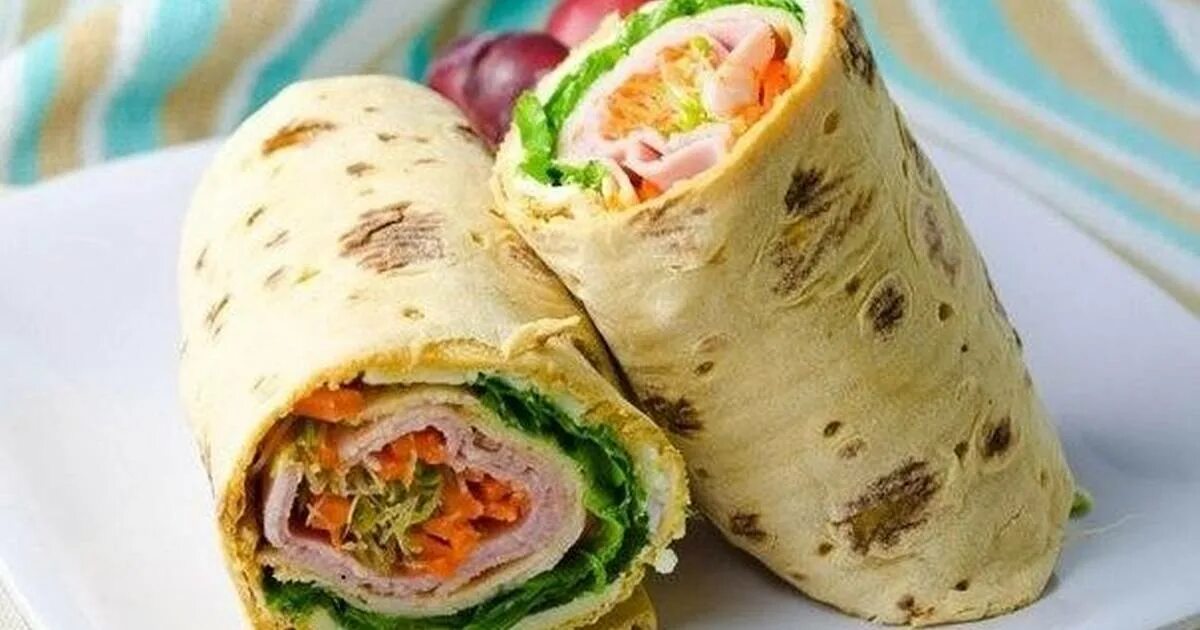 рулет с ветчиной и сыром в лаваше. тортилья цезарь спар. рулет из лаваша с семгой. ролл из тортильи с ветчиной. рулет из лаваша с творогом.