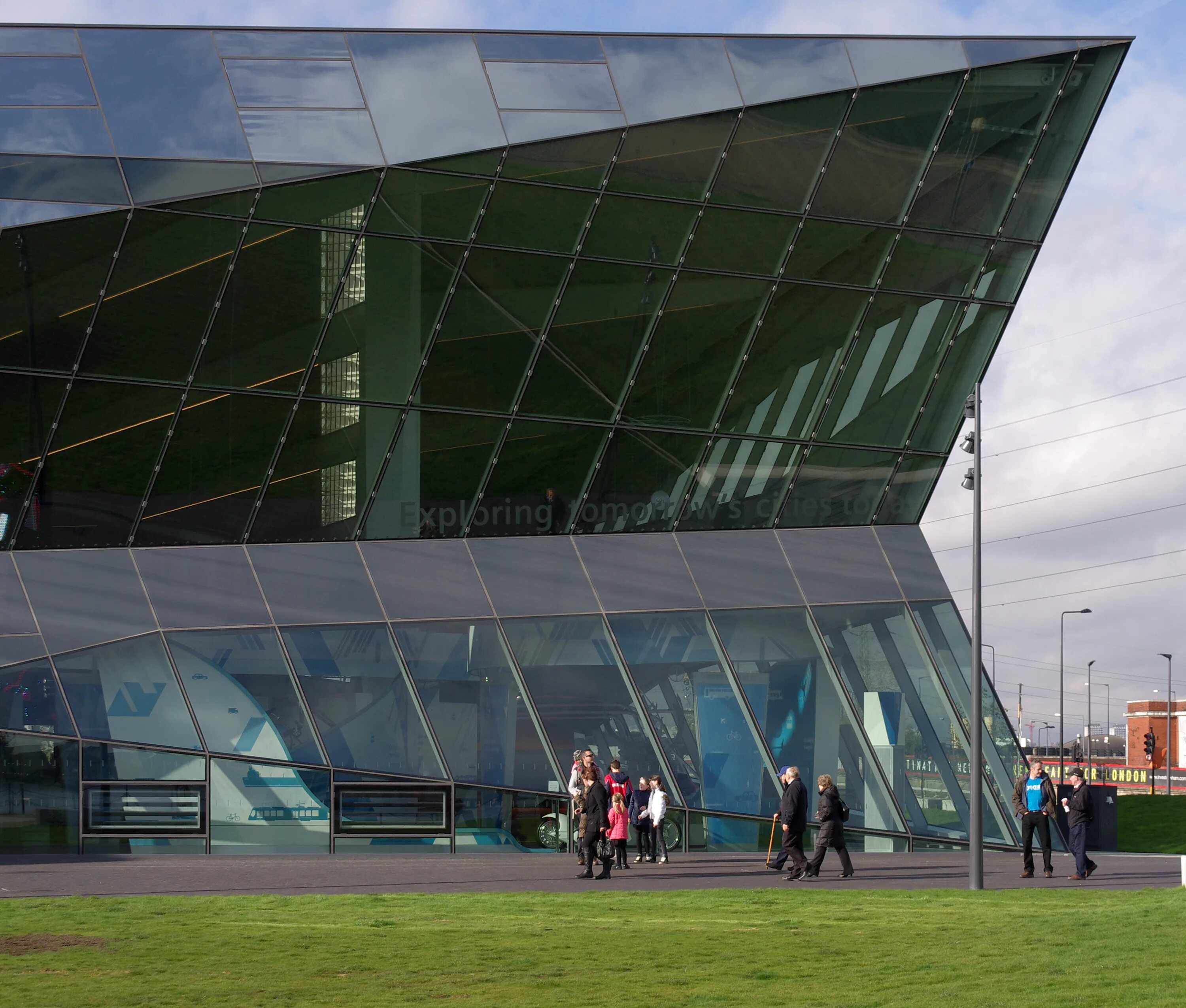 The Crystal в Лондоне. Кристал Билдинг Лондон. Комплекс Кристалл (the Crystal). Сити-Холл Кристалл, Лондон.