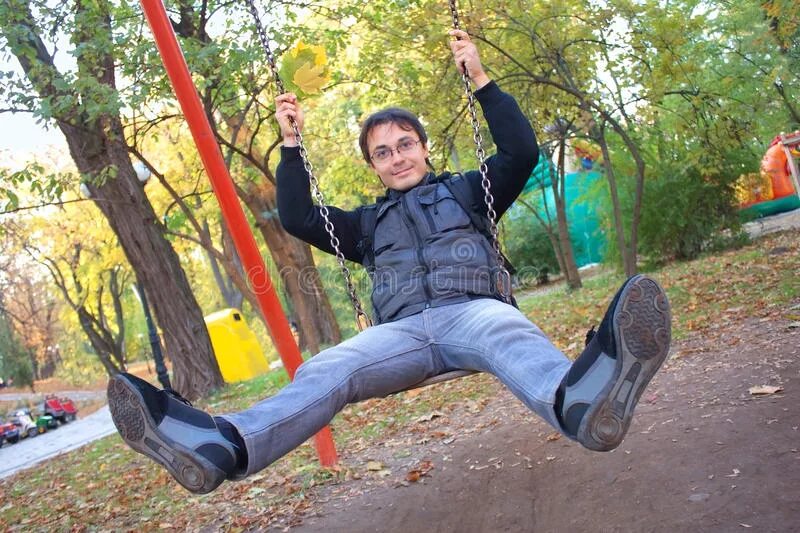 Надо мною мужики катиться с щеки